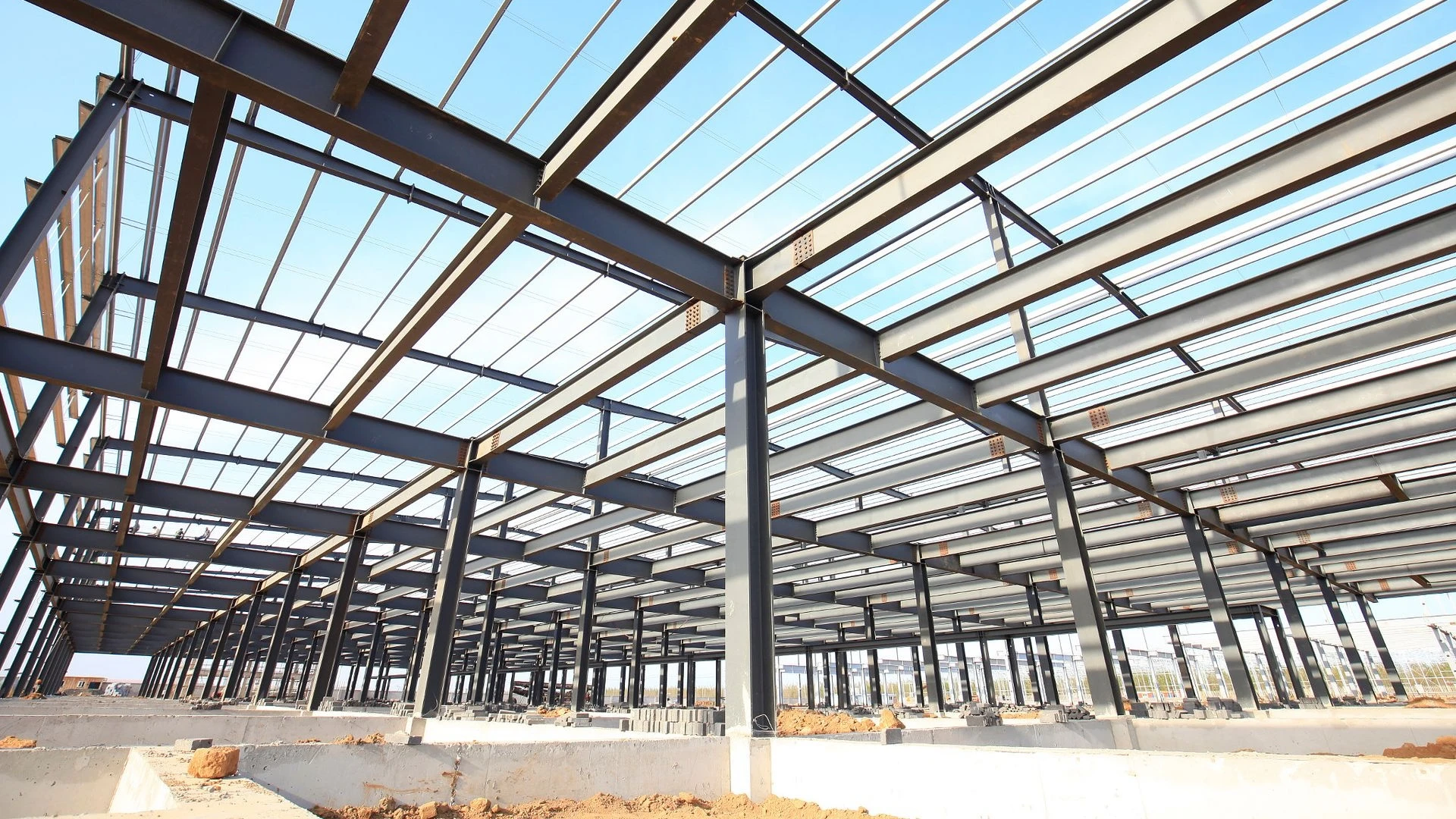 Durable Barn Red Metal Building Solutions